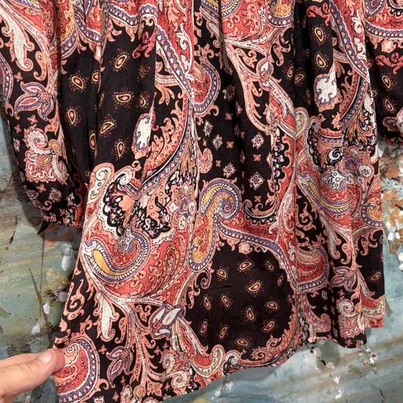 NSR Black and Pink Paisley Long Sleeve Dress beautiful! - Picture 4 of 8